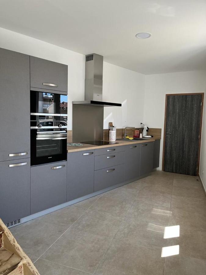 Superbe Maison De Ville, Renovee A 15 Min De Lyon Saint-Symphorien-dʼOzon Buitenkant foto